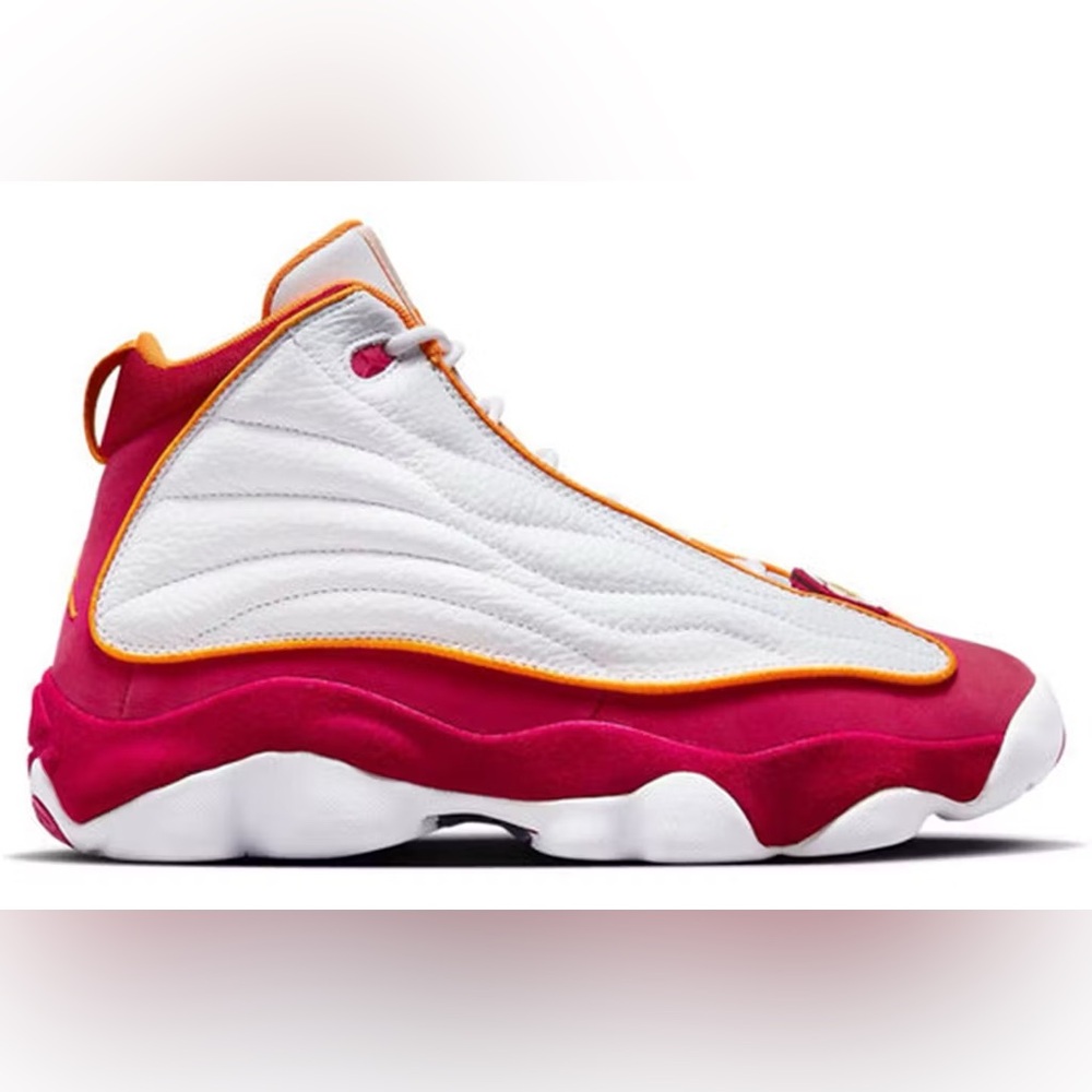 Jordan Pro Strong GS - NIB Size 5.5Y / 7.5W